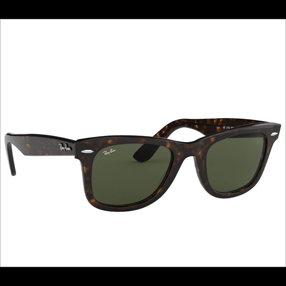 Ray Ban Wayfarer Sunglasses - Picture 2 of 3